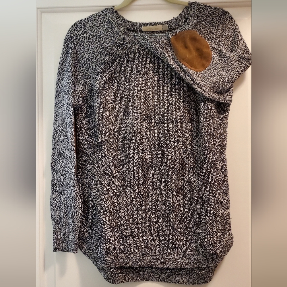 RD Style black and white knit sweater (M)